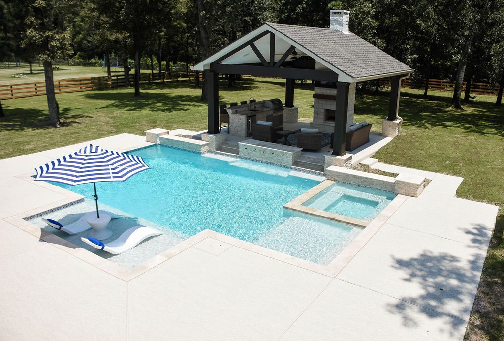 custom pools and spas